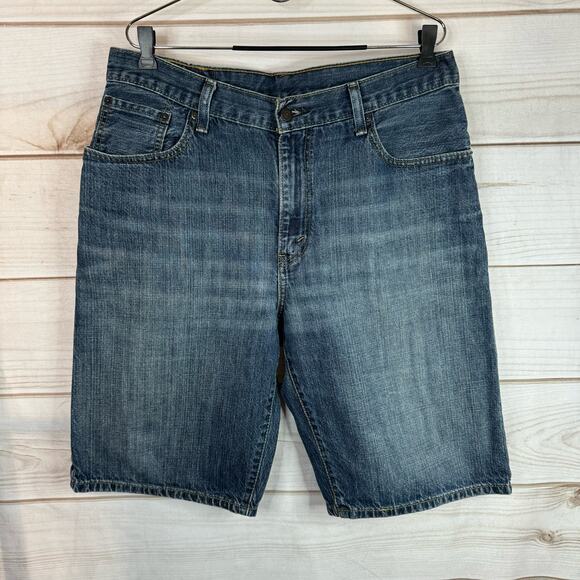 Levi Strauss & Co 569 Medium Wash Loose Fit Shorts Size 34 Waist - Picture 2 of 5